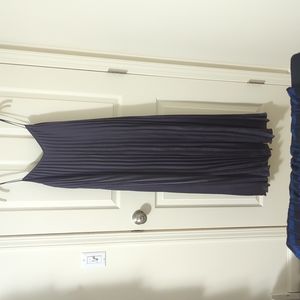 New Club Monaco size 2 pleated sleeveless dress